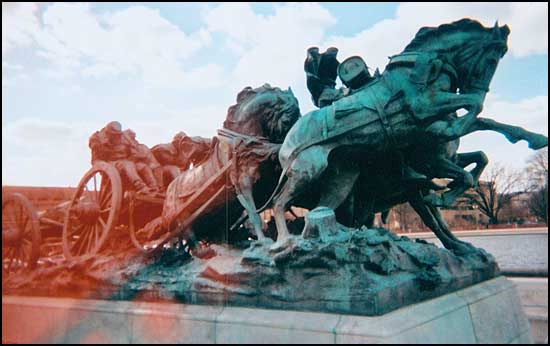 statue