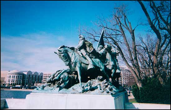 statue