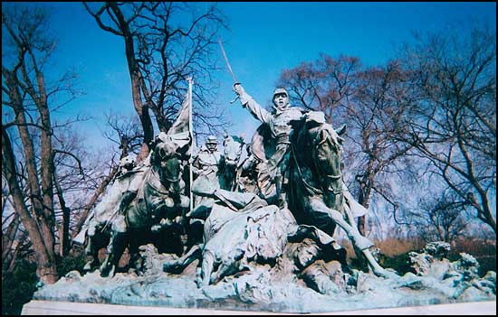 statue